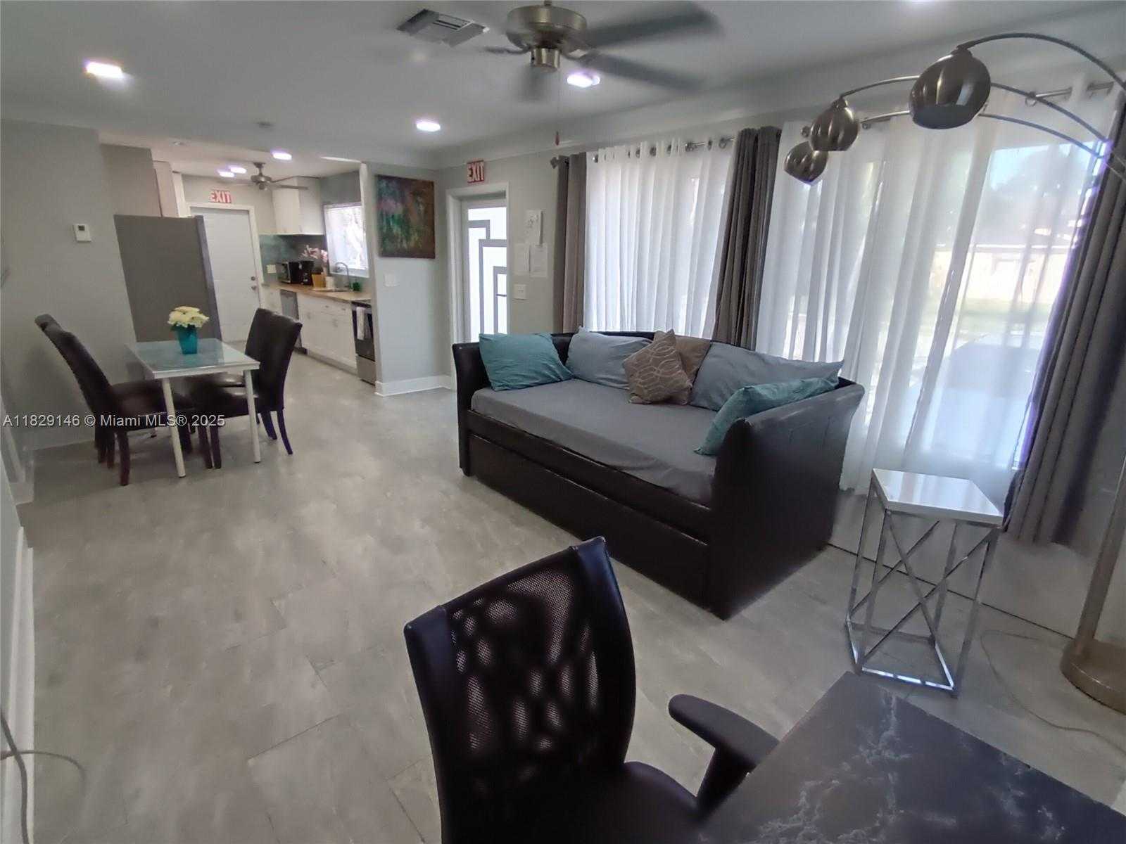 Small Image of 2242 POLK ST #3, Hollywood Number 5