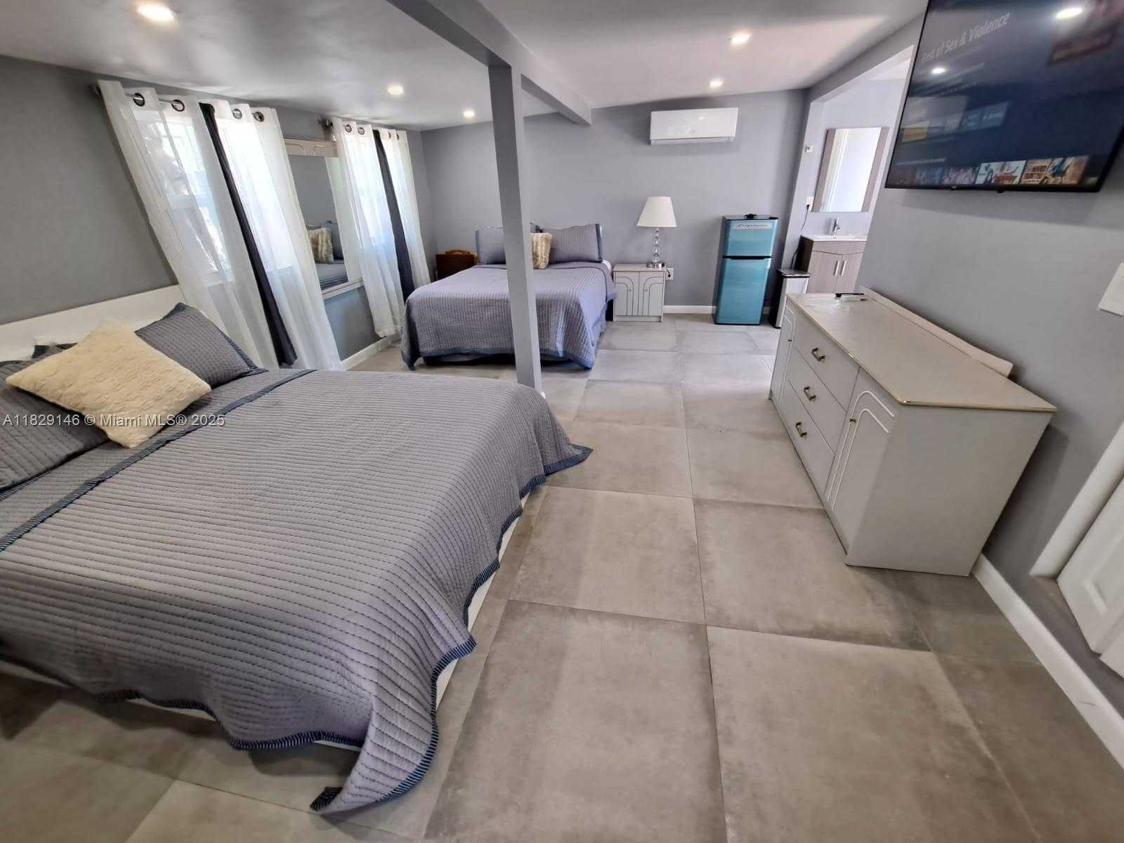 Small Image of 2242 POLK ST #3, Hollywood Number 52