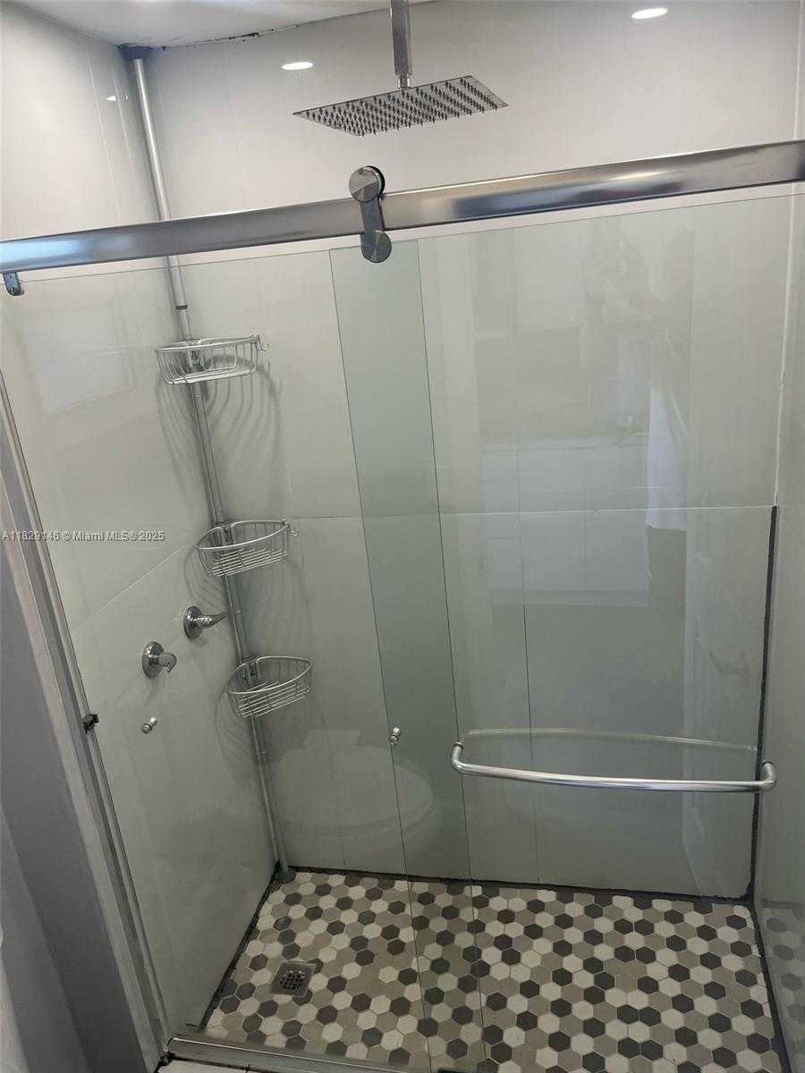 Small Image of 2242 POLK ST #3, Hollywood Number 56