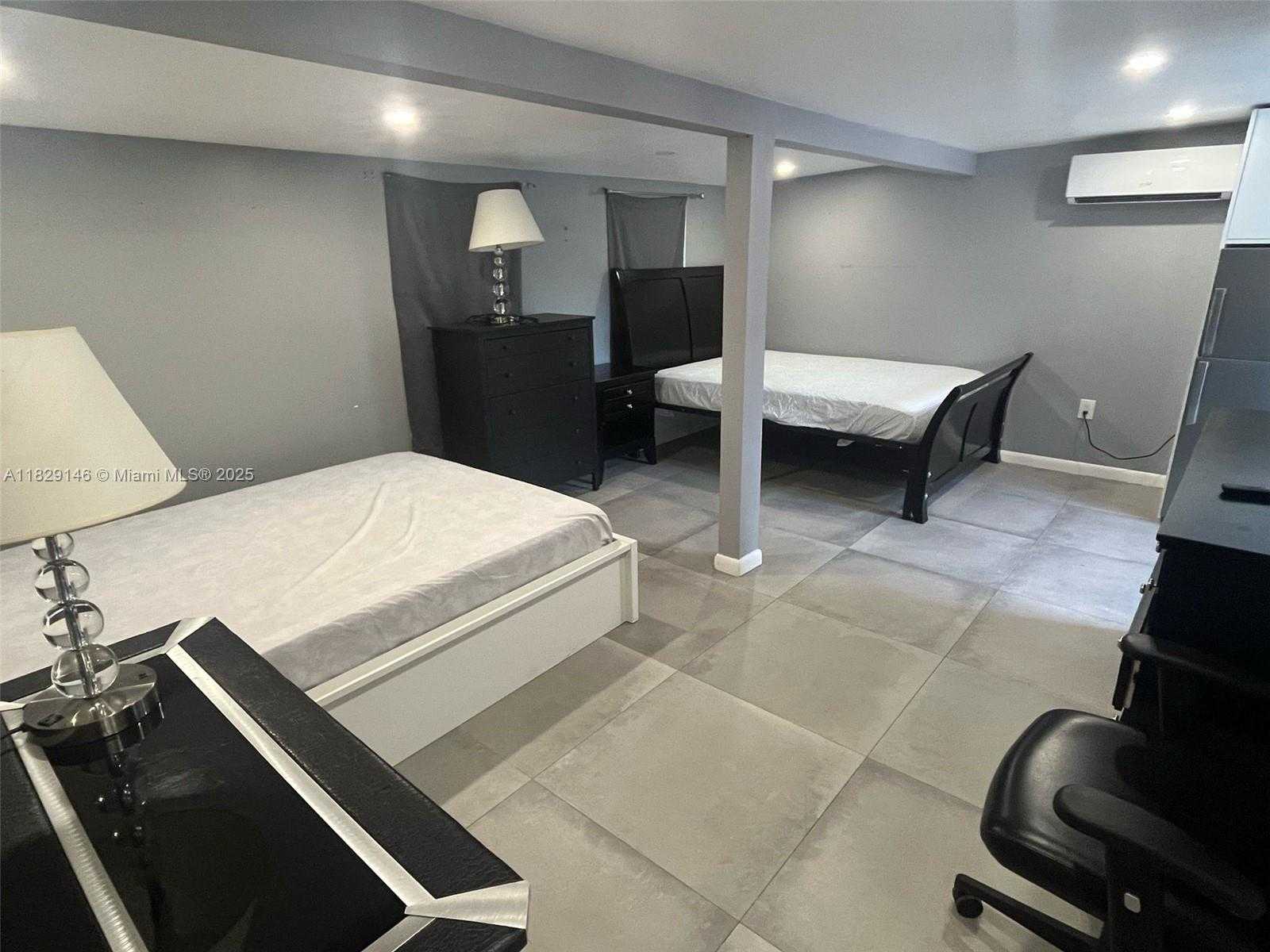 Small Image of 2242 POLK ST #3, Hollywood Number 63