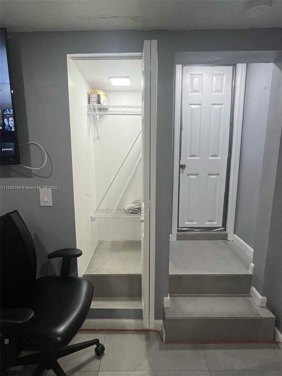Small Image of 2242 POLK ST #3, Hollywood Number 64
