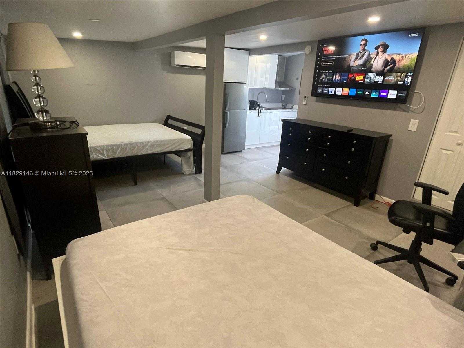 Small Image of 2242 POLK ST #3, Hollywood Number 65