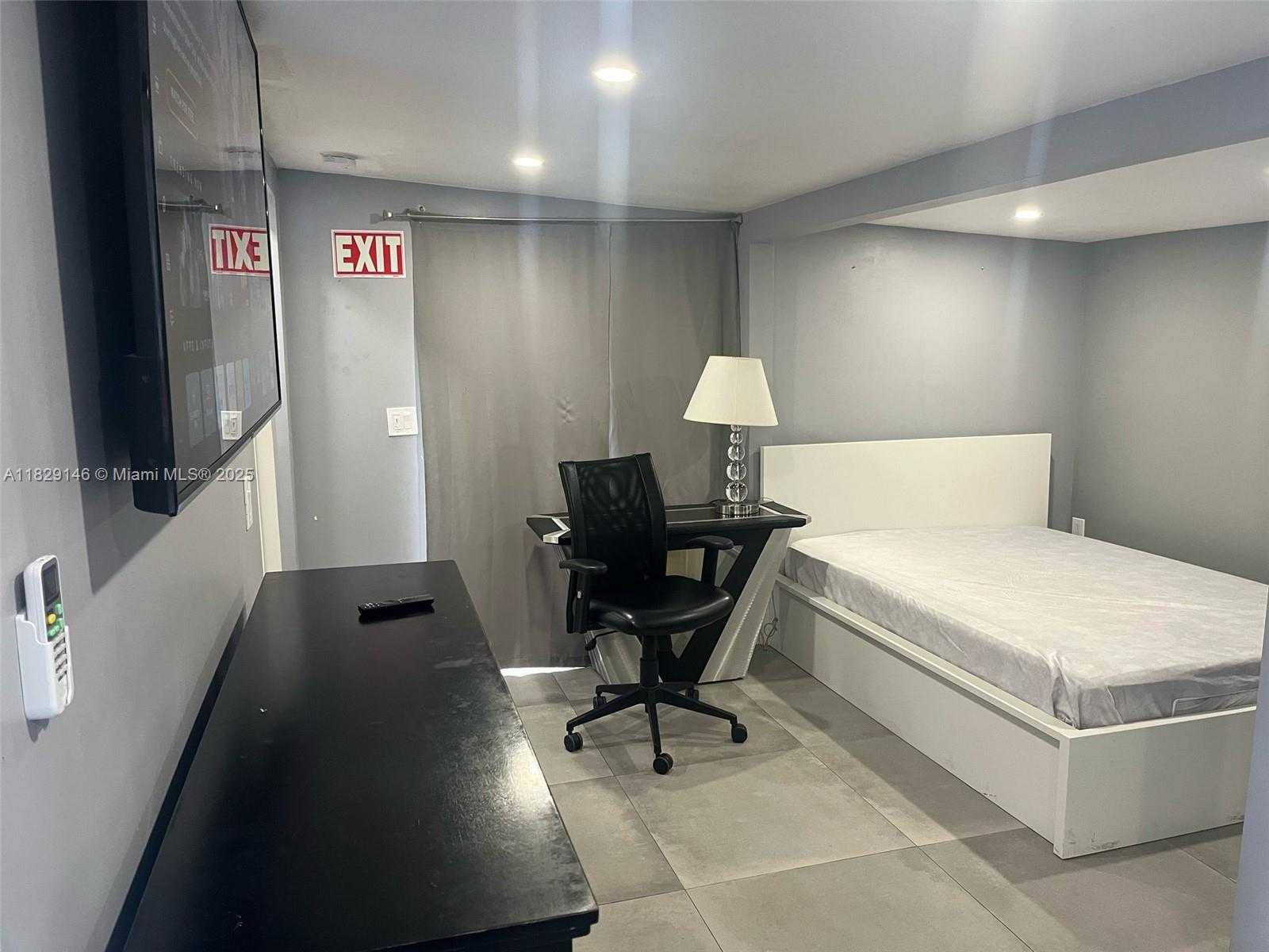Small Image of 2242 POLK ST #3, Hollywood Number 68