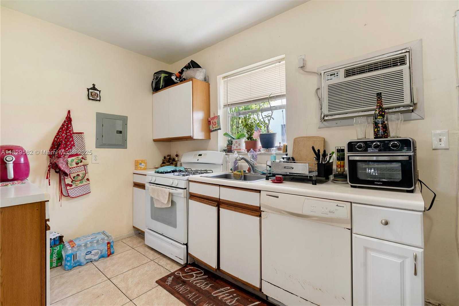 Small Image of 808 84TH ST, Miami Beach Number 26