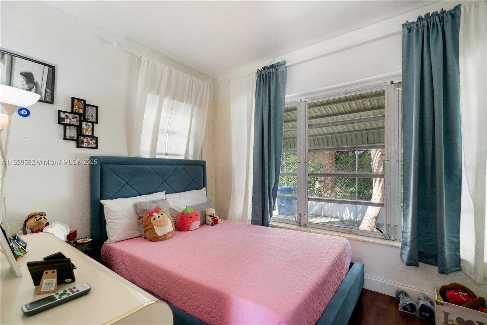 Small Image of 808 84TH ST, Miami Beach Number 7