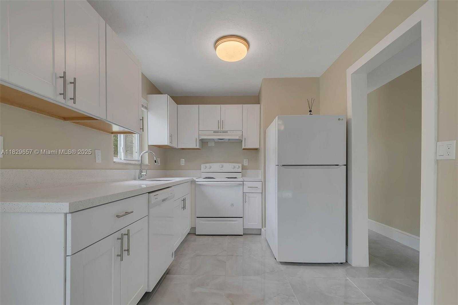 Small Image of 9241 SOUTH WEST 204TH TER #2, Cutler Bay Number 5