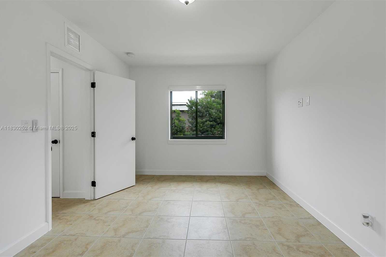 Small Image of 36 NORTH WEST 52ND ST, Miami Number 17