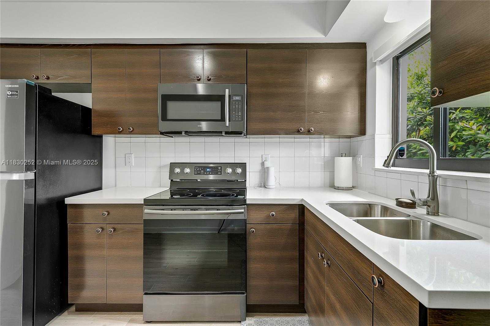 Small Image of 36 NORTH WEST 52ND ST, Miami Number 22