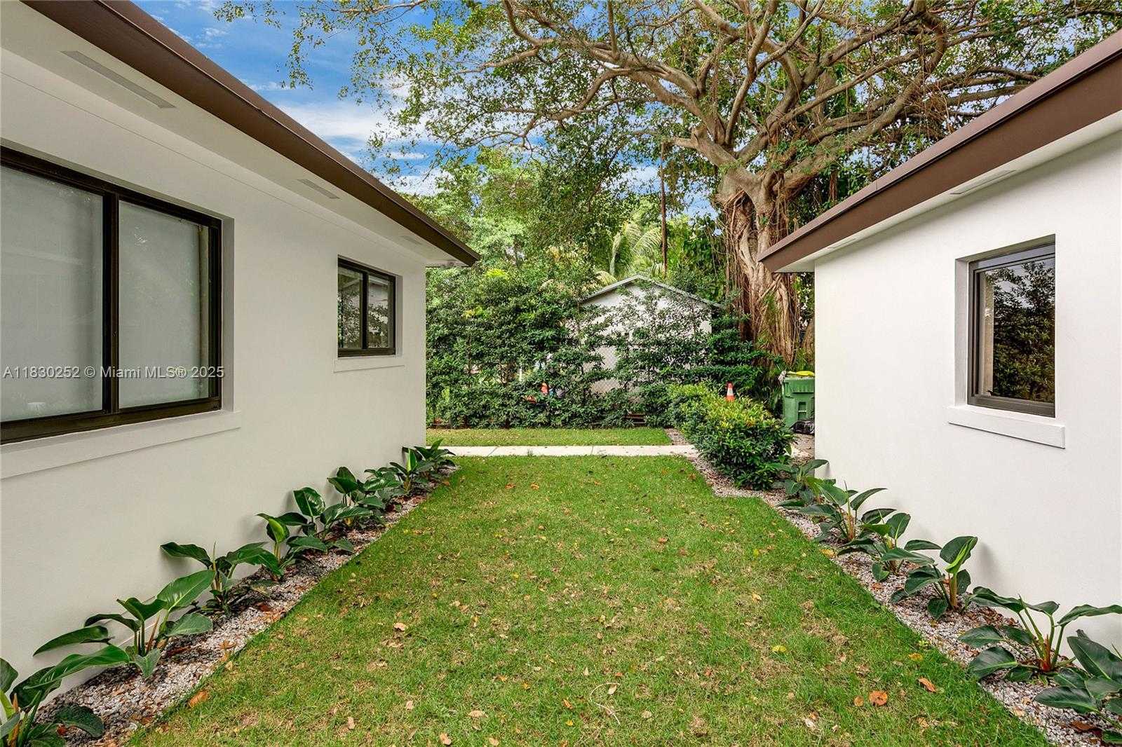 Small Image of 36 NORTH WEST 52ND ST, Miami Number 6