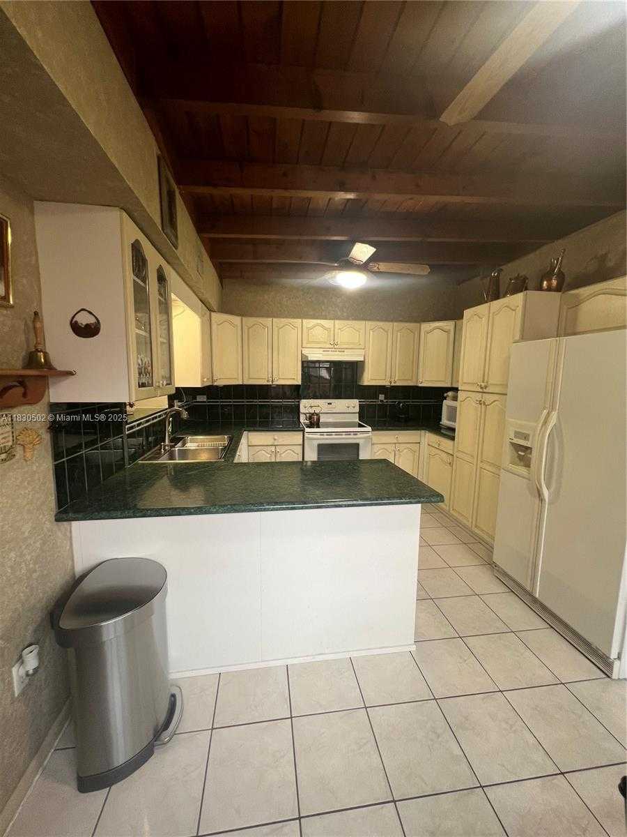 Small Image of 2815 SOUTH WEST 36TH AVE, Miami Number 12