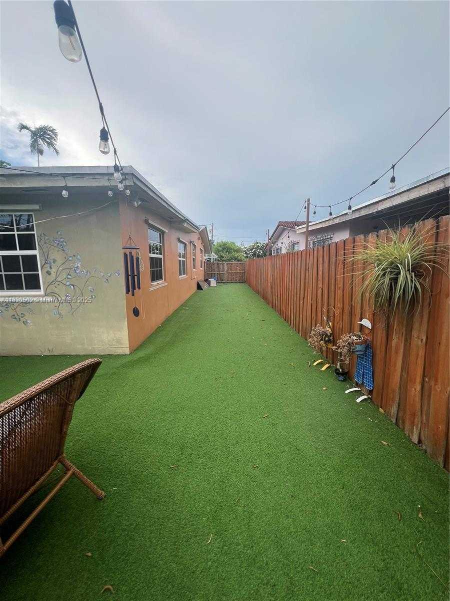 Small Image of 2815 SOUTH WEST 36TH AVE, Miami Number 24