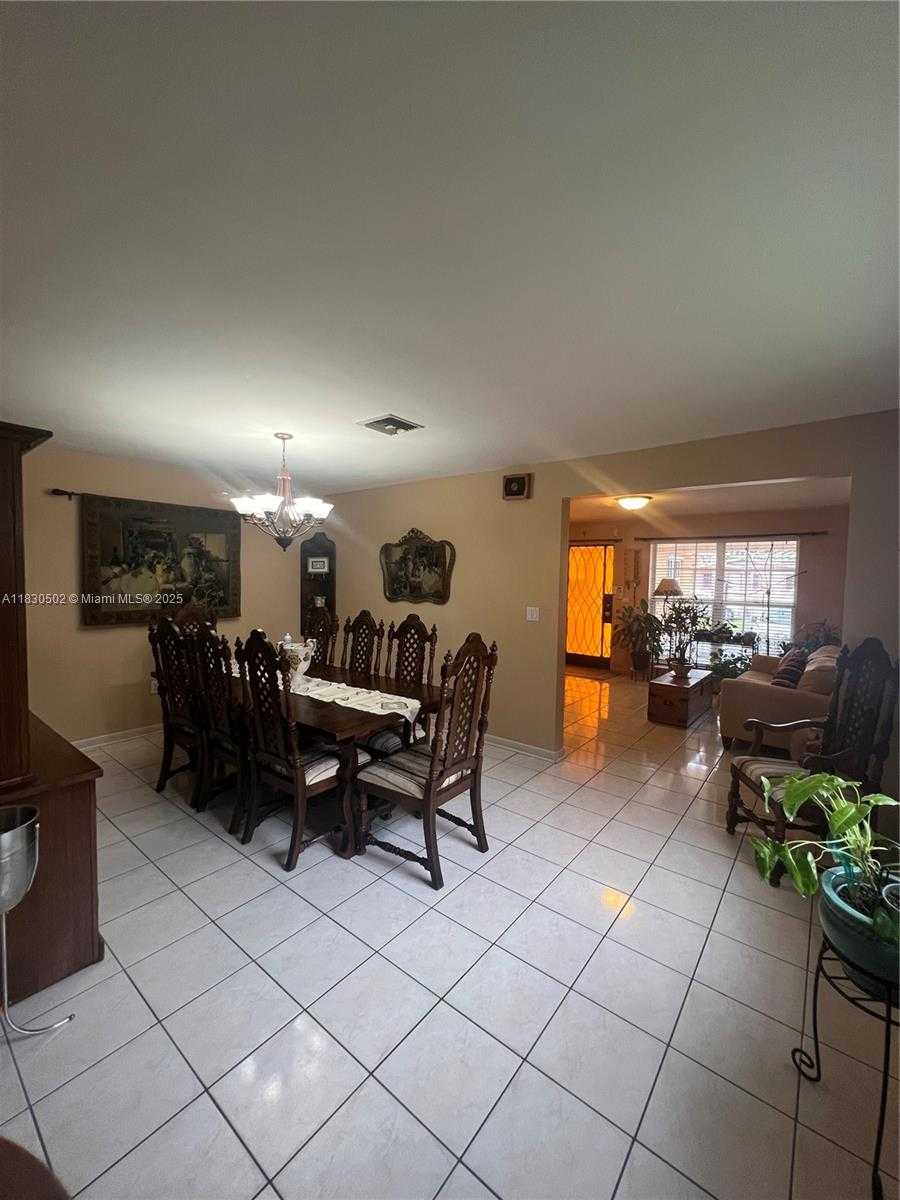Small Image of 2815 SOUTH WEST 36TH AVE, Miami Number 9