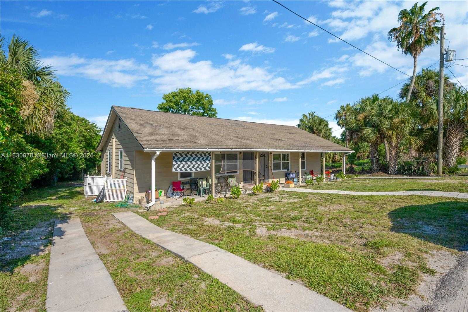 Small Image of 130 EAST NORTHSIDE DRIVE, Lake Wales Number 2