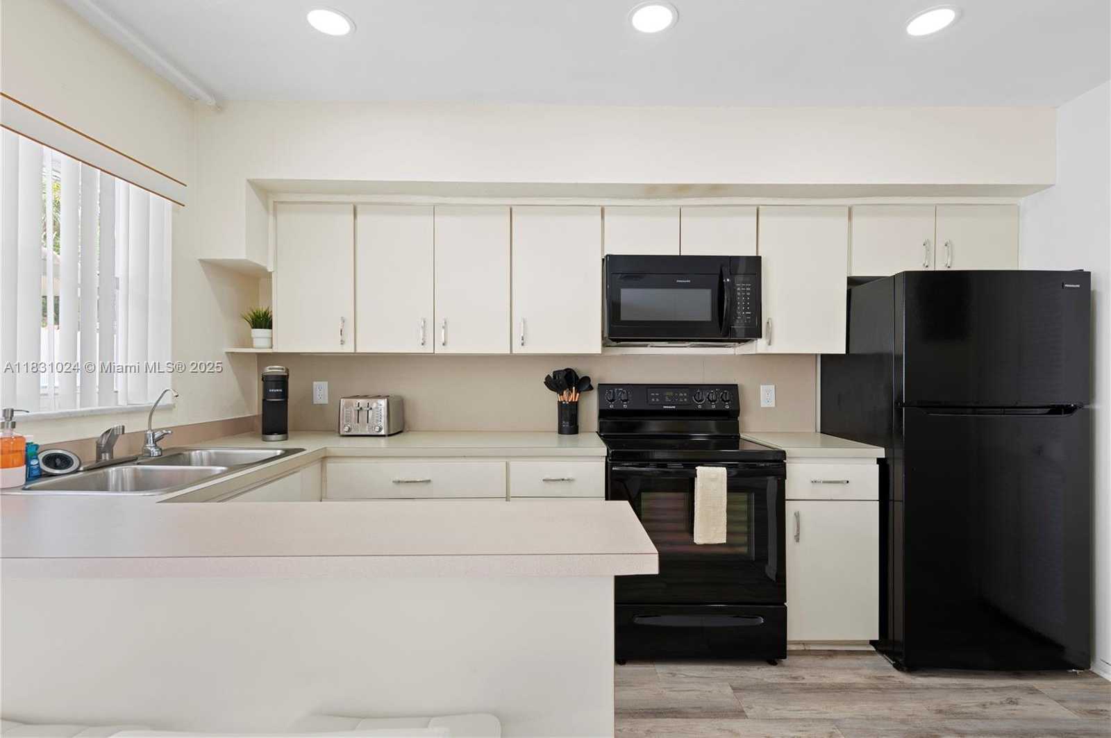 Small Image of 1761 NORTH EAST 55TH ST #3, Fort Lauderdale Number 14