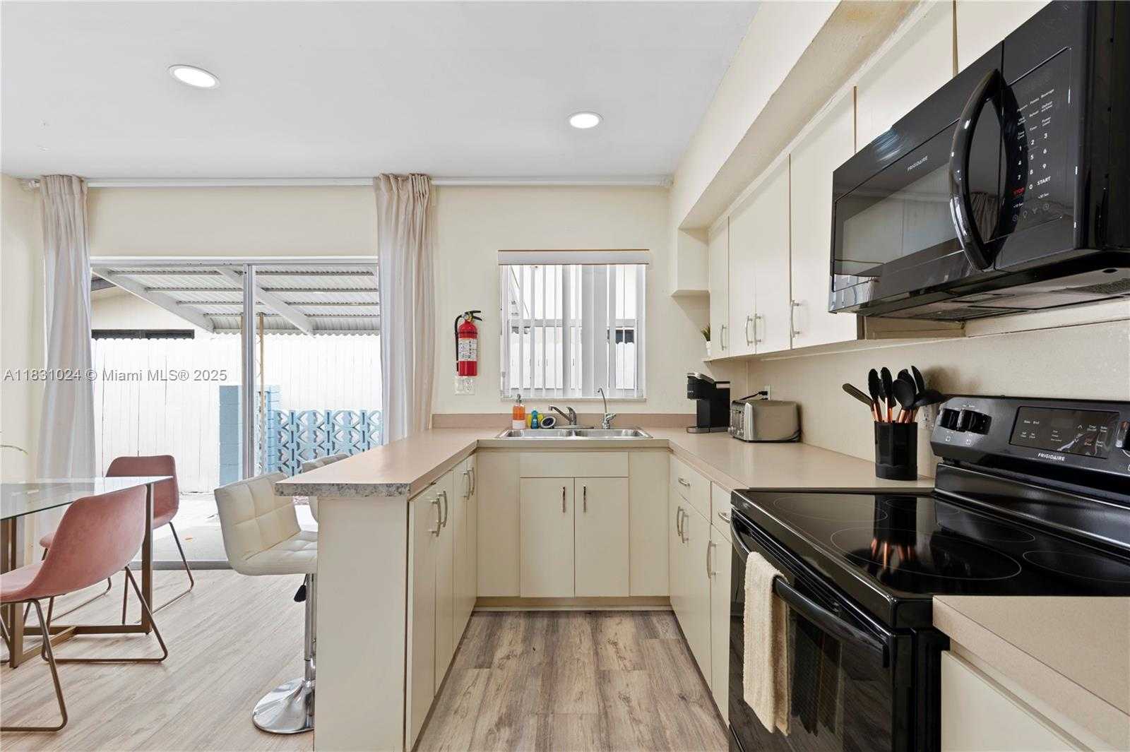 Small Image of 1761 NORTH EAST 55TH ST #3, Fort Lauderdale Number 15
