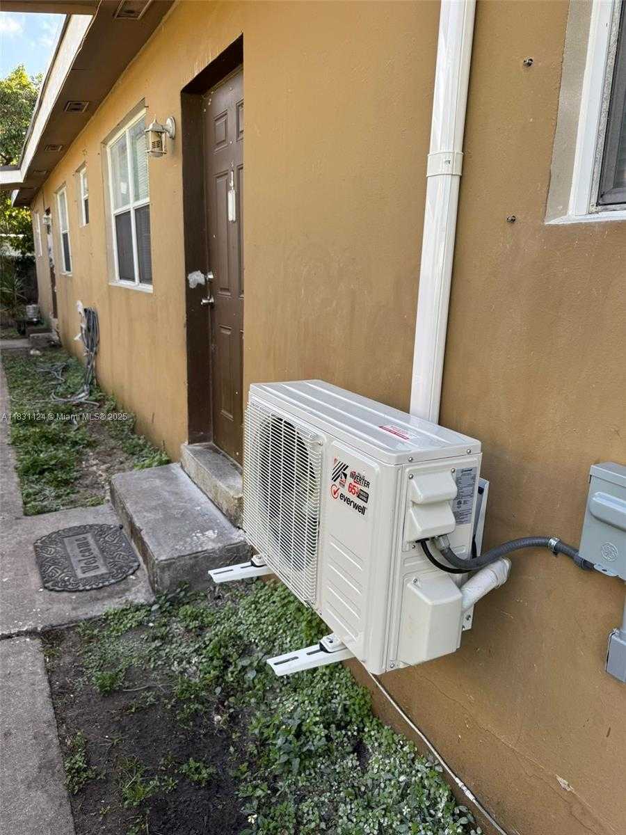 Small Image of 630 NORTH WEST 15TH TER, Fort Lauderdale Number 10