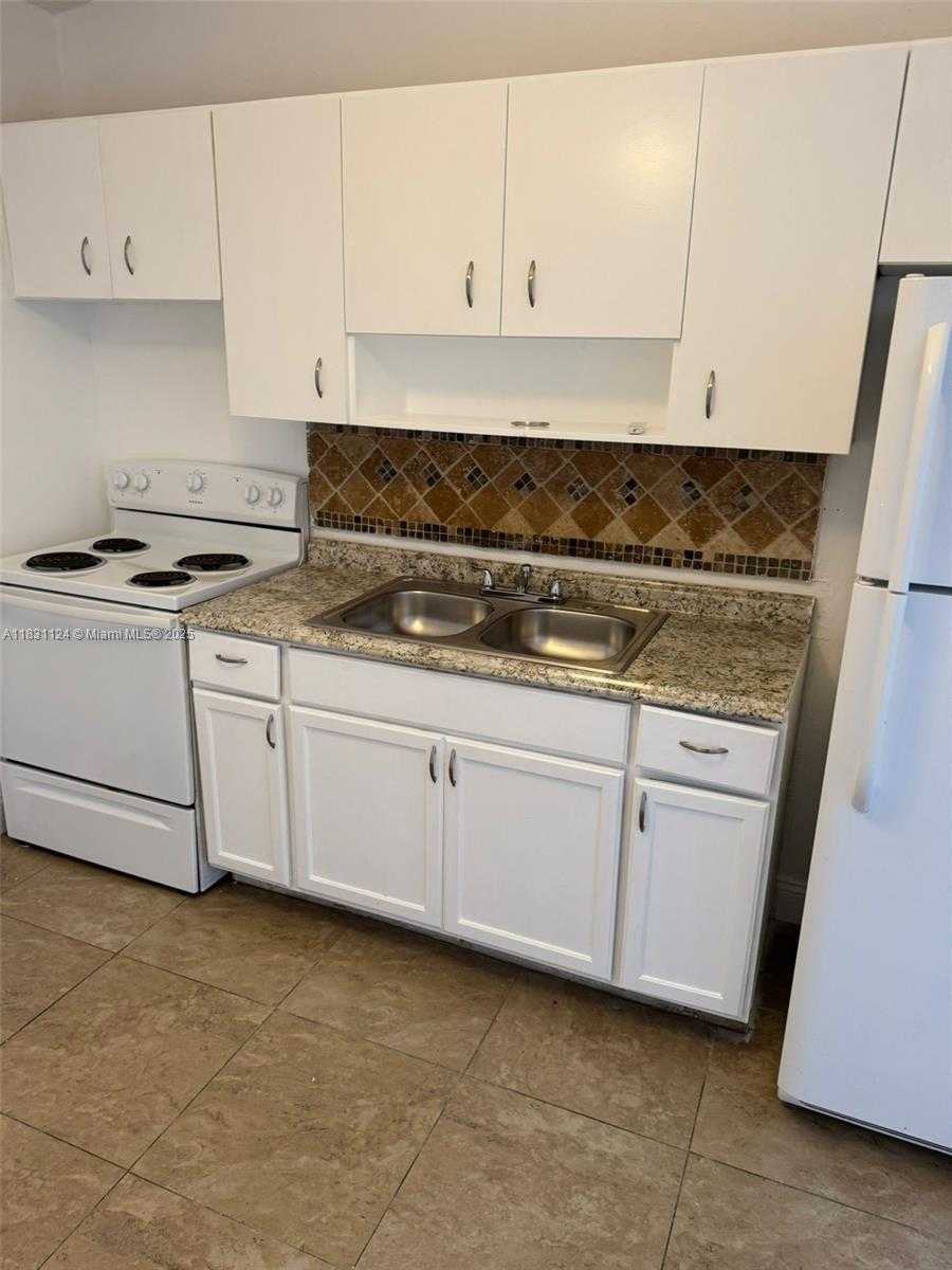 Small Image of 630 NORTH WEST 15TH TER, Fort Lauderdale Number 2