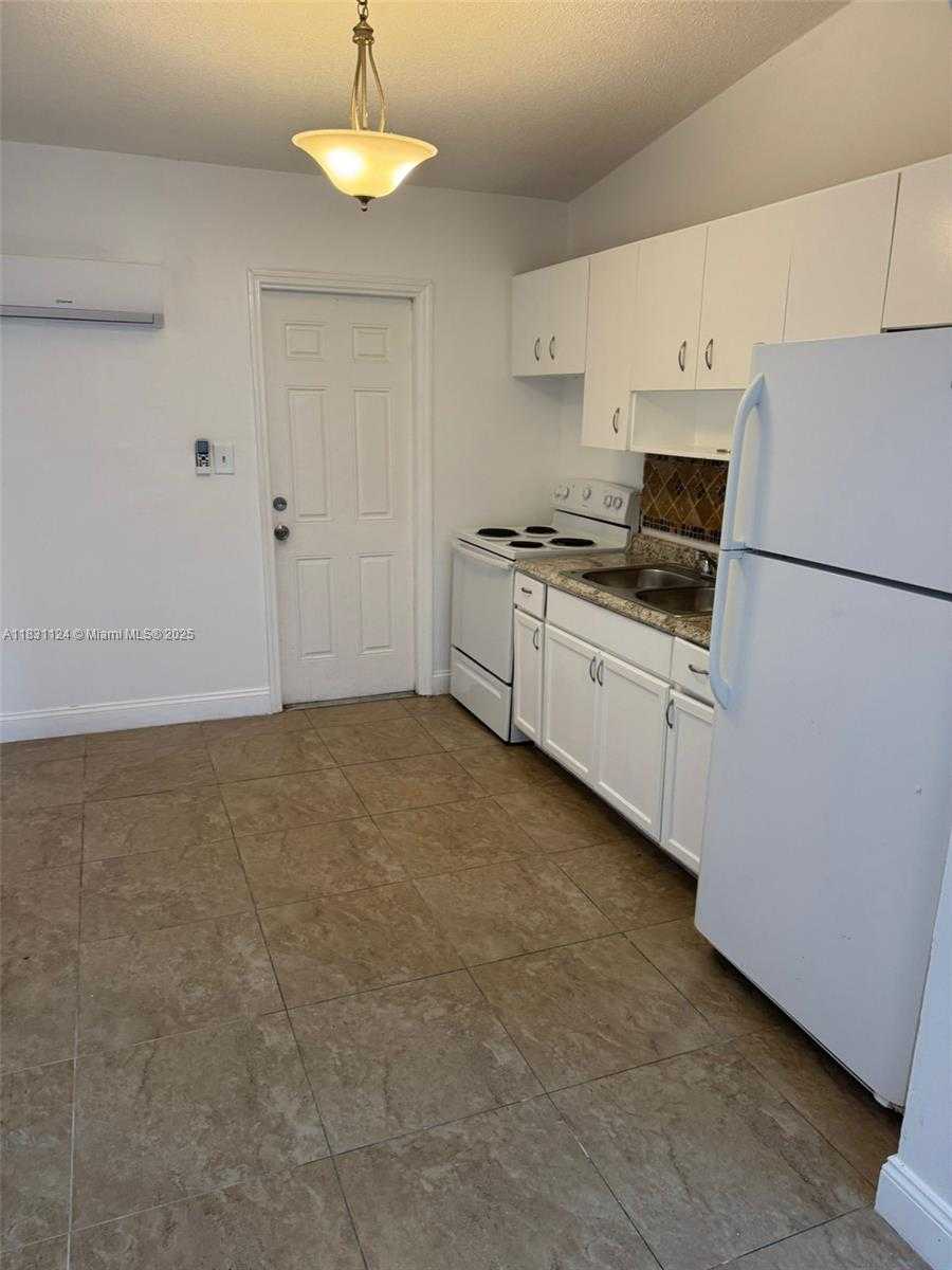 Small Image of 630 NORTH WEST 15TH TER, Fort Lauderdale Number 3