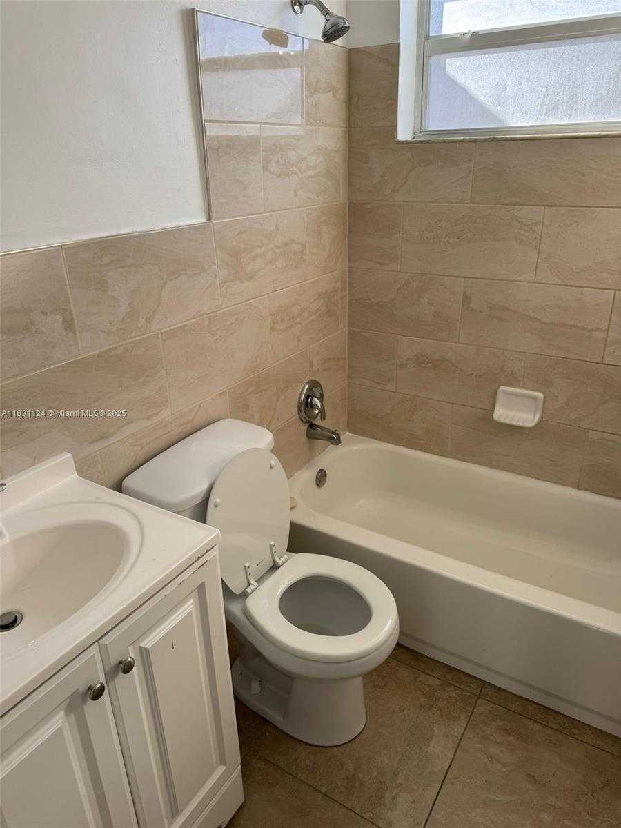 Small Image of 630 NORTH WEST 15TH TER, Fort Lauderdale Number 4