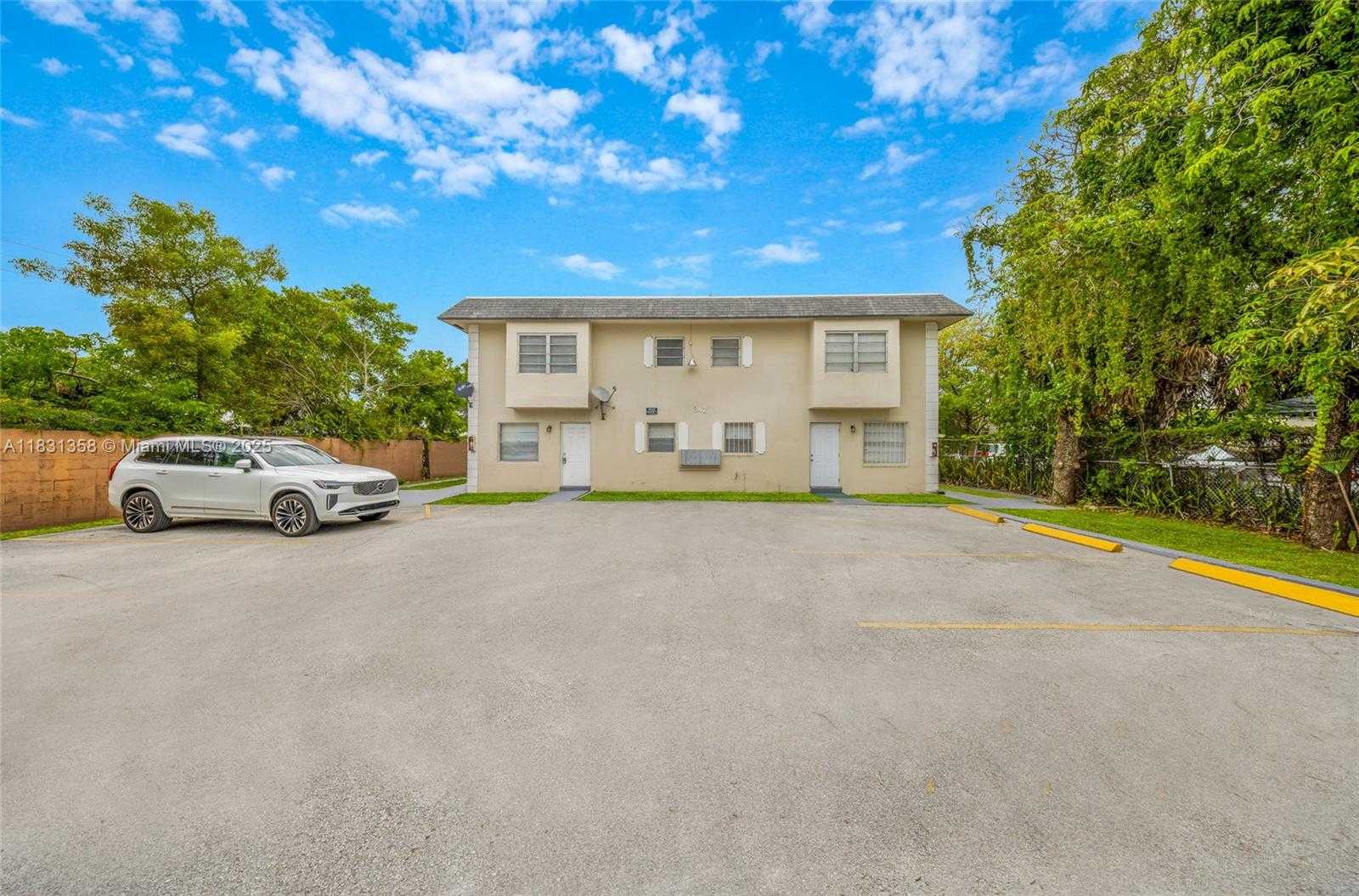 Small Image of 842 NORTH WEST 1ST AVE #8, Fort Lauderdale Number 3