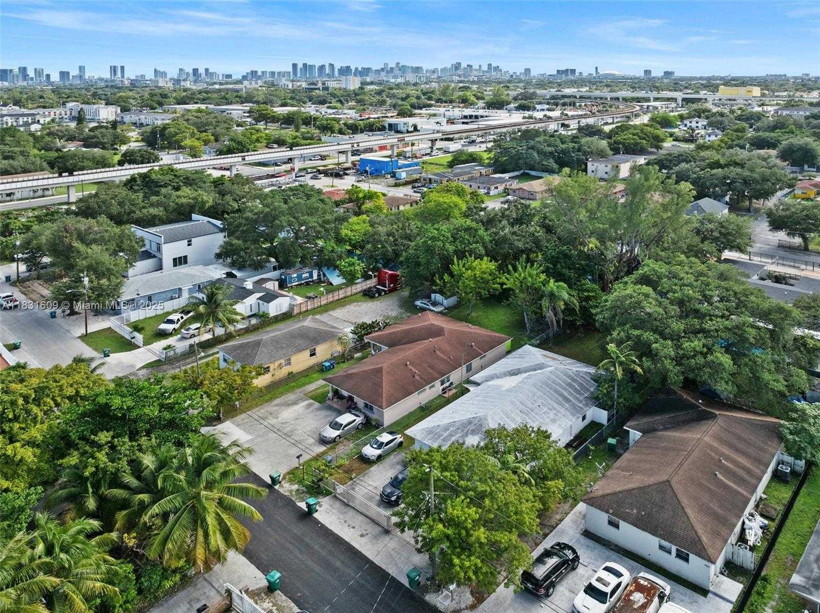 Small Image of 2788 NORTH WEST 48TH ST, Miami Number 14