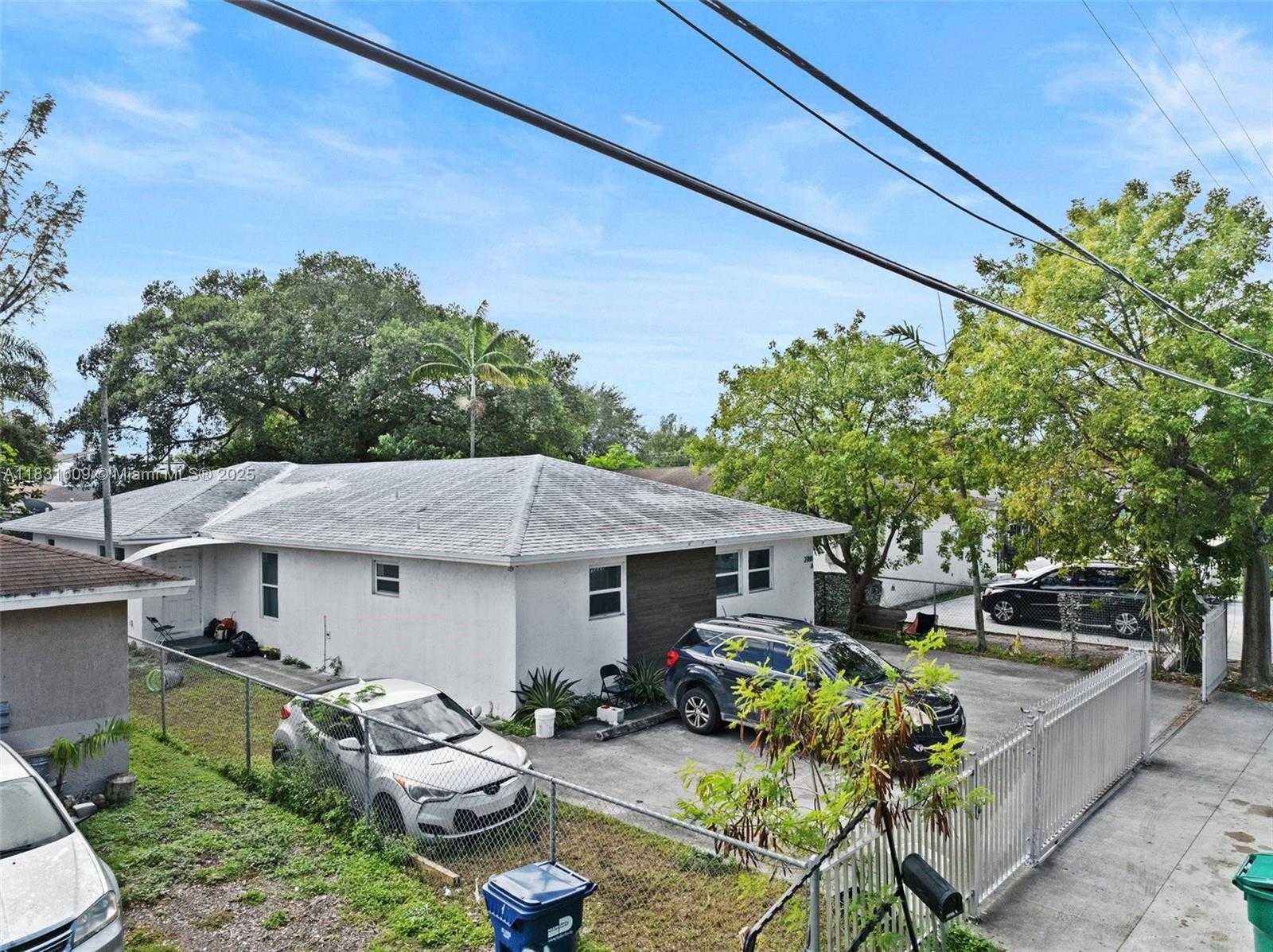 Small Image of 2788 NORTH WEST 48TH ST, Miami Number 4