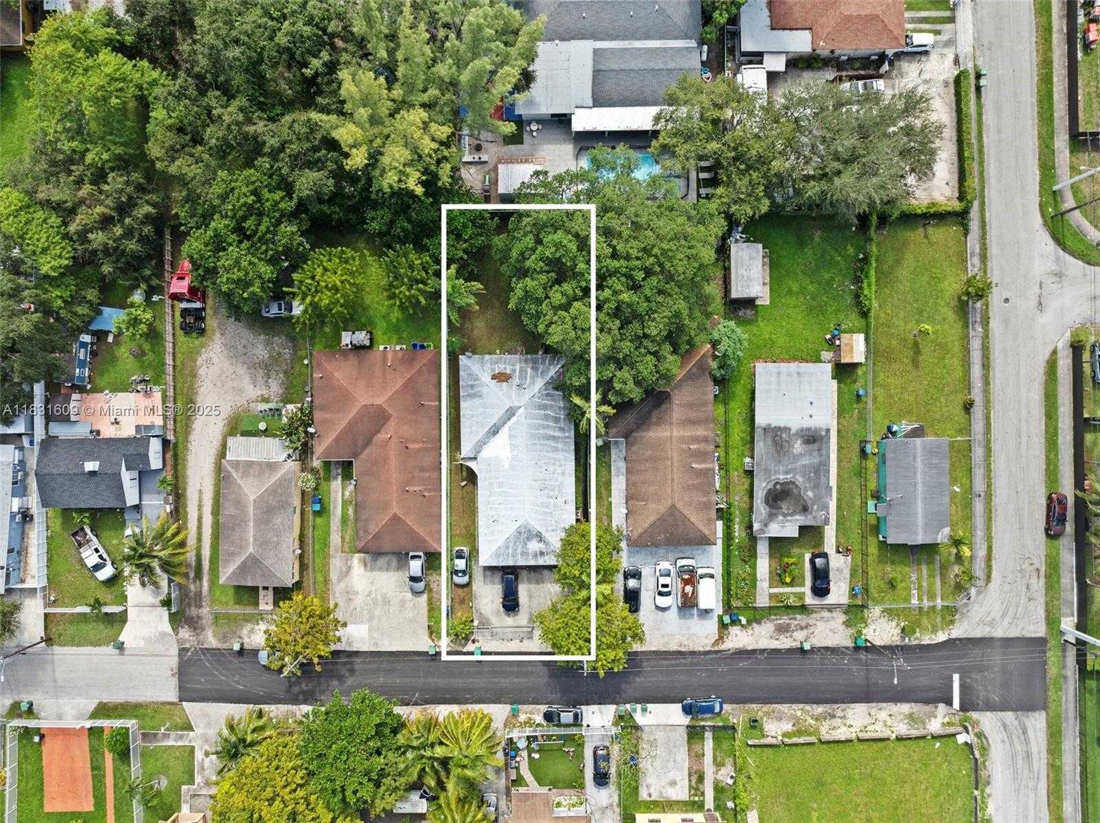 Small Image of 2788 NORTH WEST 48TH ST, Miami Number 5