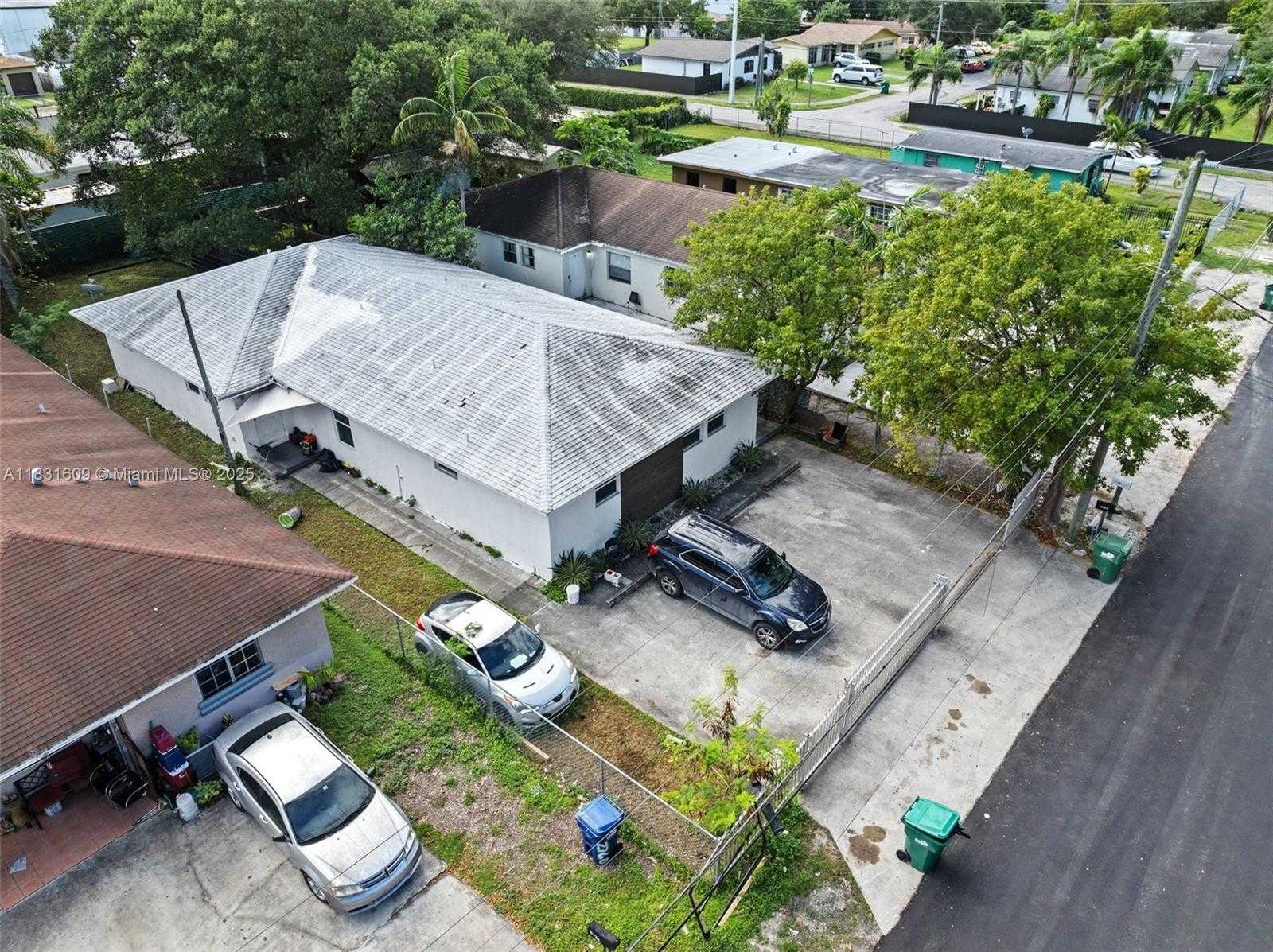 Small Image of 2788 NORTH WEST 48TH ST, Miami Number 6