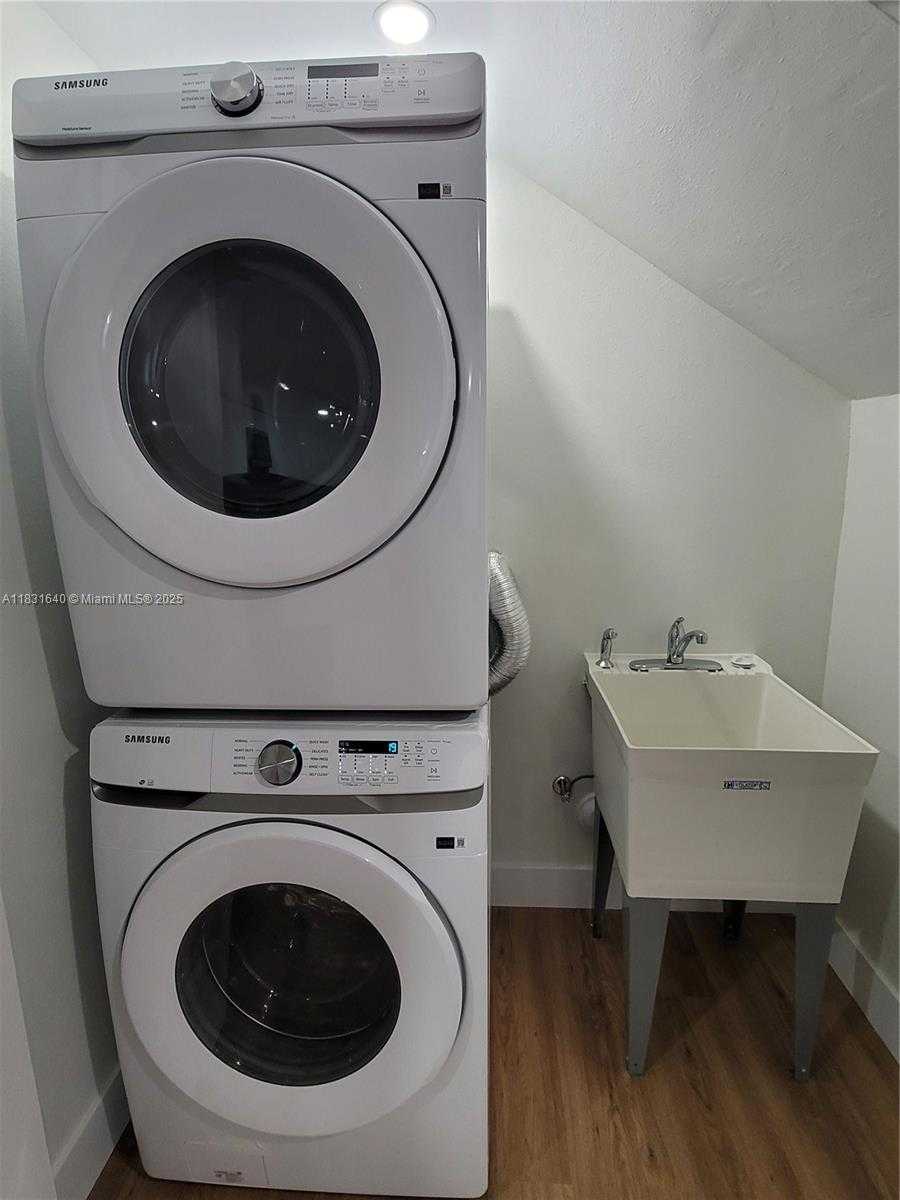 Small Image of 16955 SOUTH WEST 100TH AVE #10, Miami Number 21