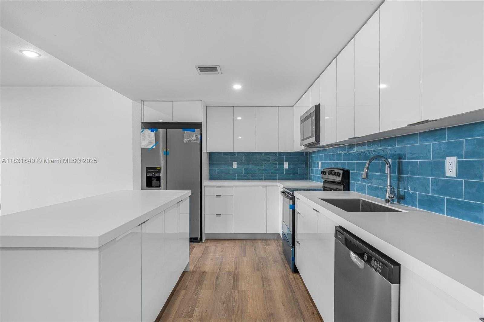Small Image of 16955 SOUTH WEST 100TH AVE #10, Miami Number 26