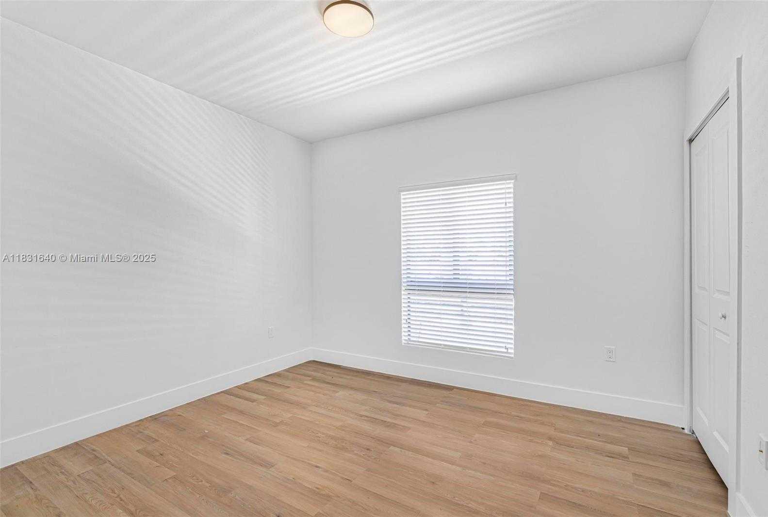 Small Image of 16955 SOUTH WEST 100TH AVE #10, Miami Number 27