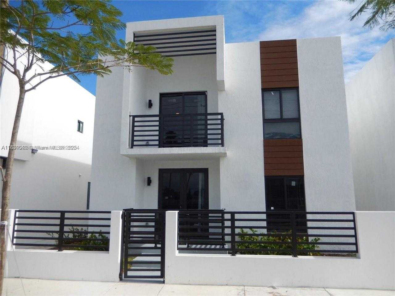 Small Image of 16955 SOUTH WEST 100TH AVE #10, Miami Number 3