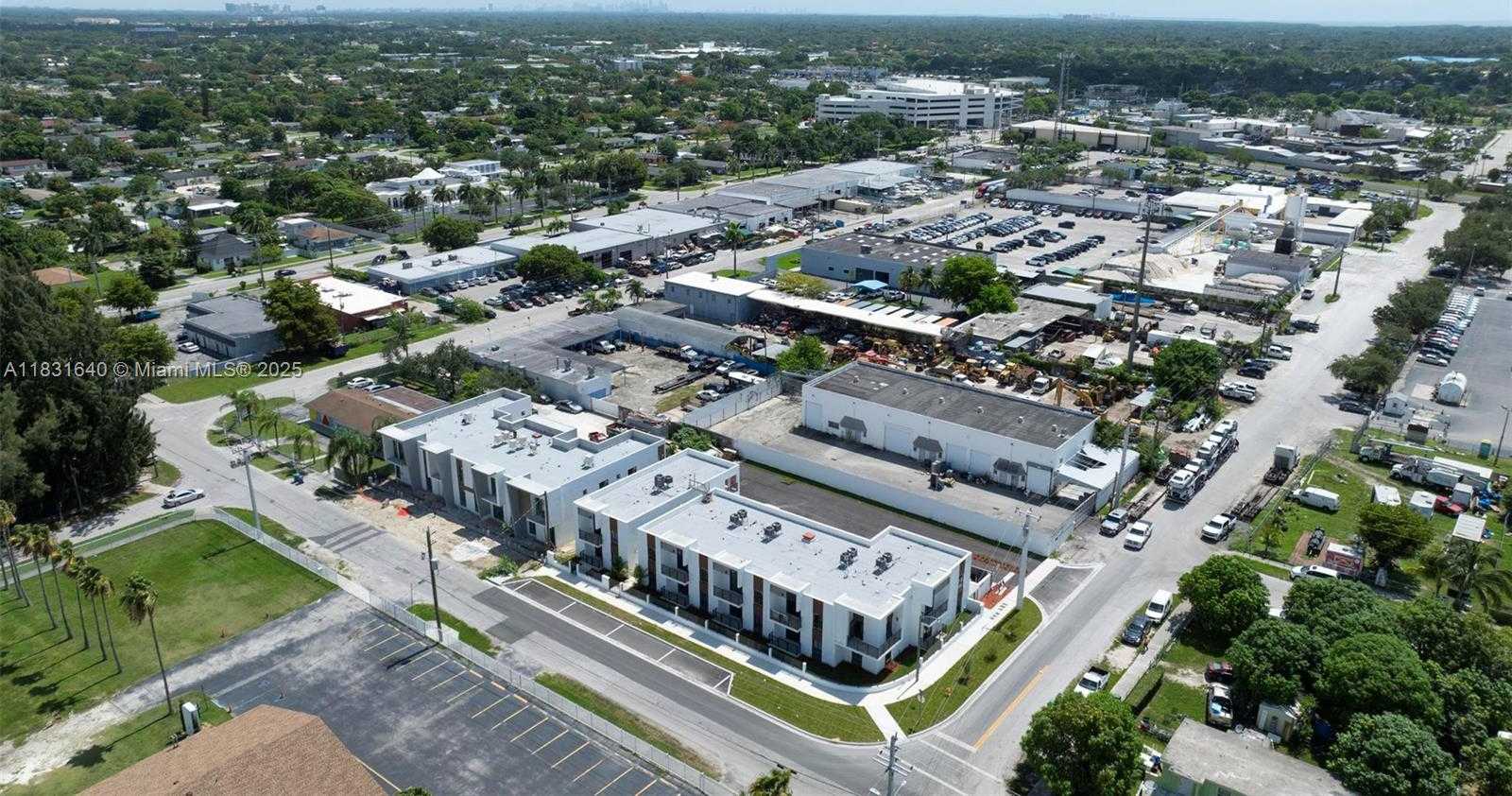 Small Image of 16955 SOUTH WEST 100TH AVE #10, Miami Number 33