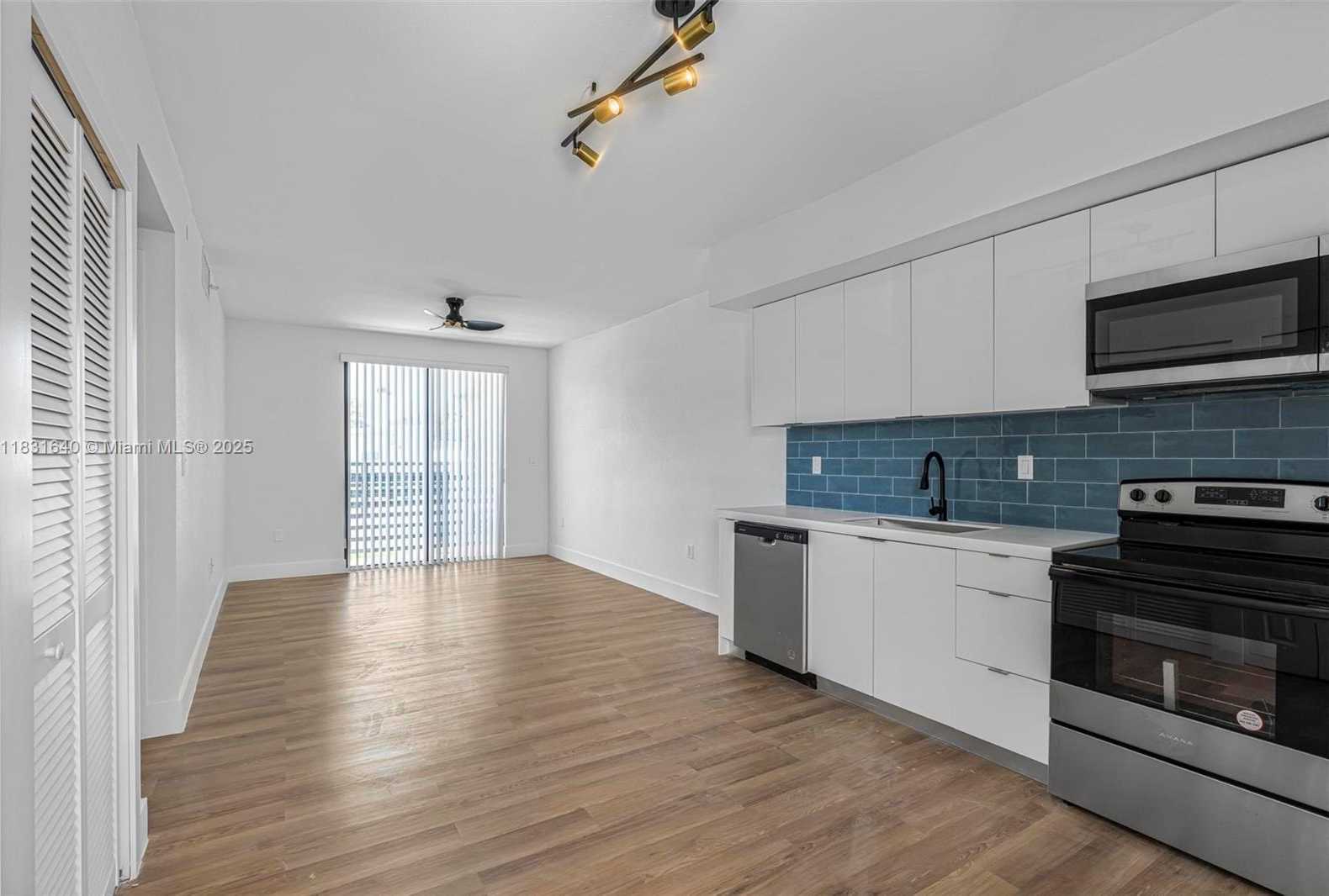 Small Image of 16955 SOUTH WEST 100TH AVE #10, Miami Number 5
