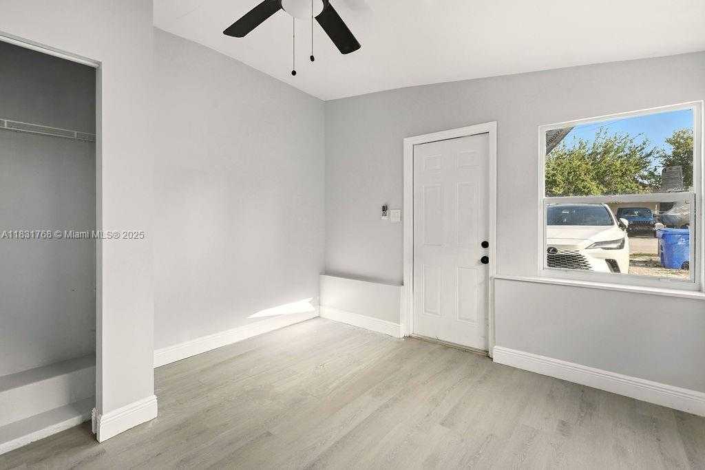 Small Image of 3633 SOUTH WEST 12TH CT #3, Fort Lauderdale Number 11