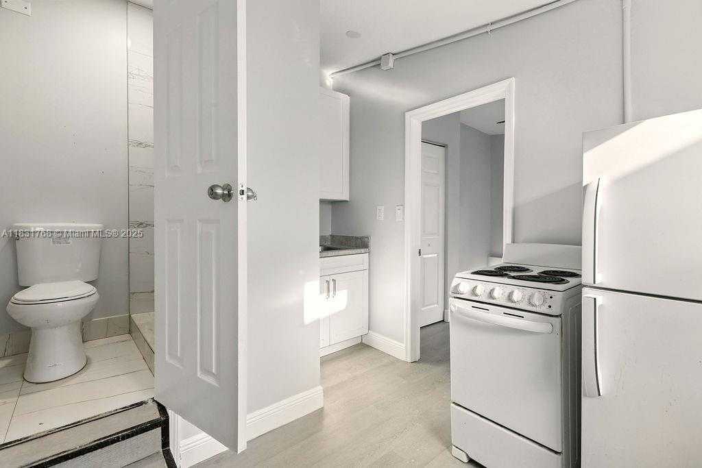 Small Image of 3633 SOUTH WEST 12TH CT #3, Fort Lauderdale Number 13