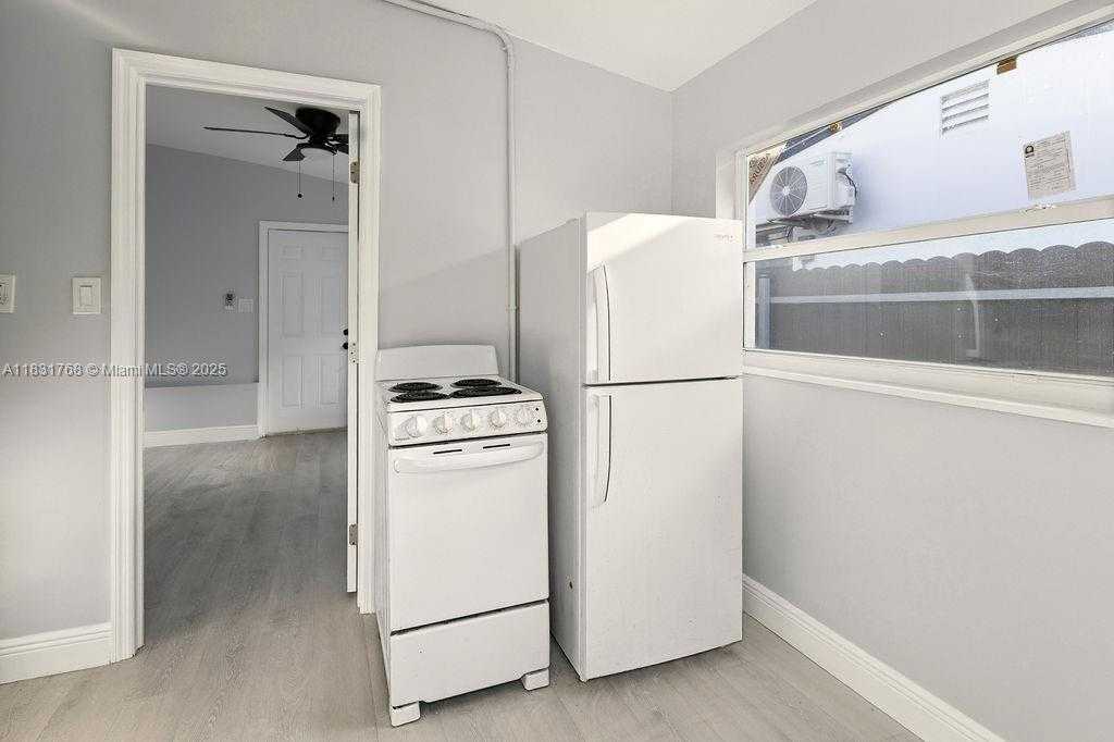 Small Image of 3633 SOUTH WEST 12TH CT #3, Fort Lauderdale Number 16