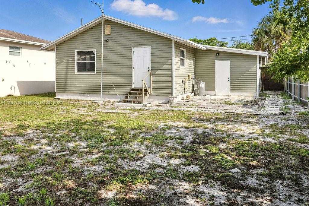 Small Image of 3633 SOUTH WEST 12TH CT #3, Fort Lauderdale Number 3