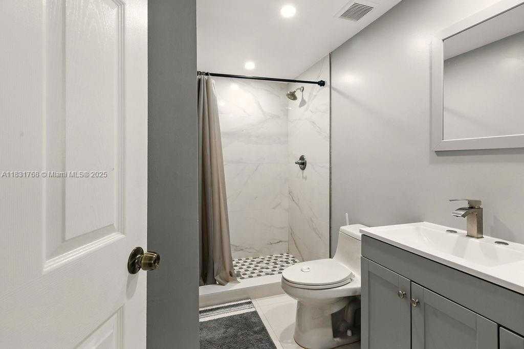 Small Image of 3633 SOUTH WEST 12TH CT #3, Fort Lauderdale Number 8