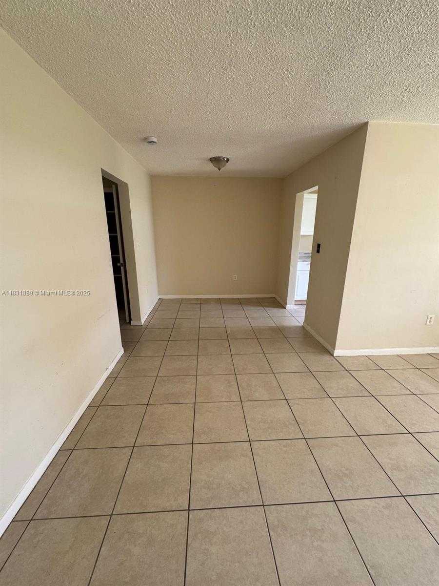Small Image of 151 NORTH WEST 164TH ST, Miami Number 11