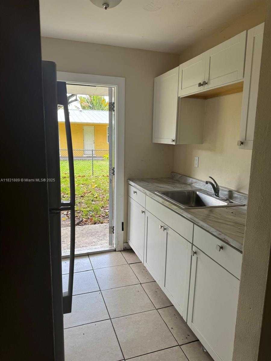 Small Image of 151 NORTH WEST 164TH ST, Miami Number 18