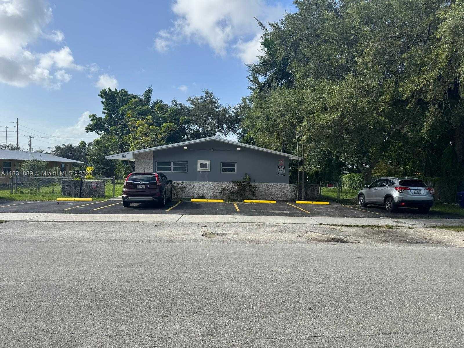 Small Image of 151 NORTH WEST 164TH ST, Miami Number 2