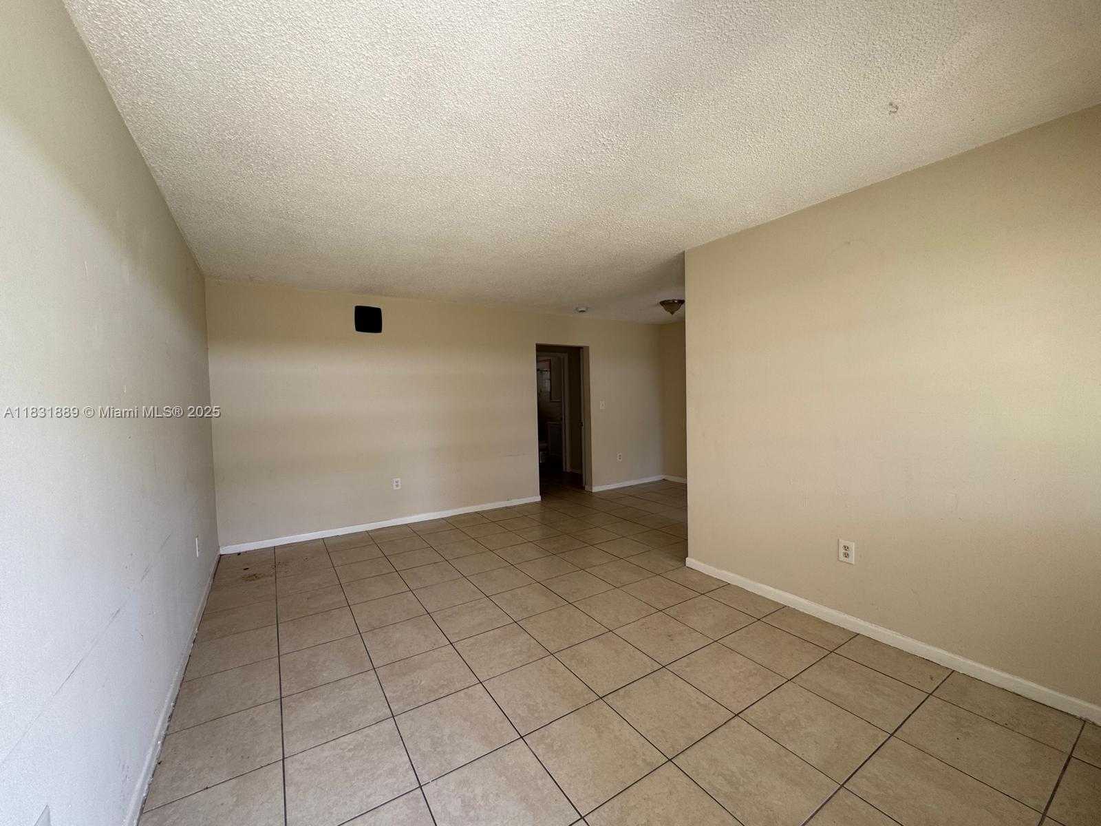 Small Image of 151 NORTH WEST 164TH ST, Miami Number 23