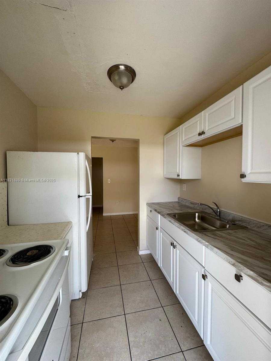 Small Image of 151 NORTH WEST 164TH ST, Miami Number 33