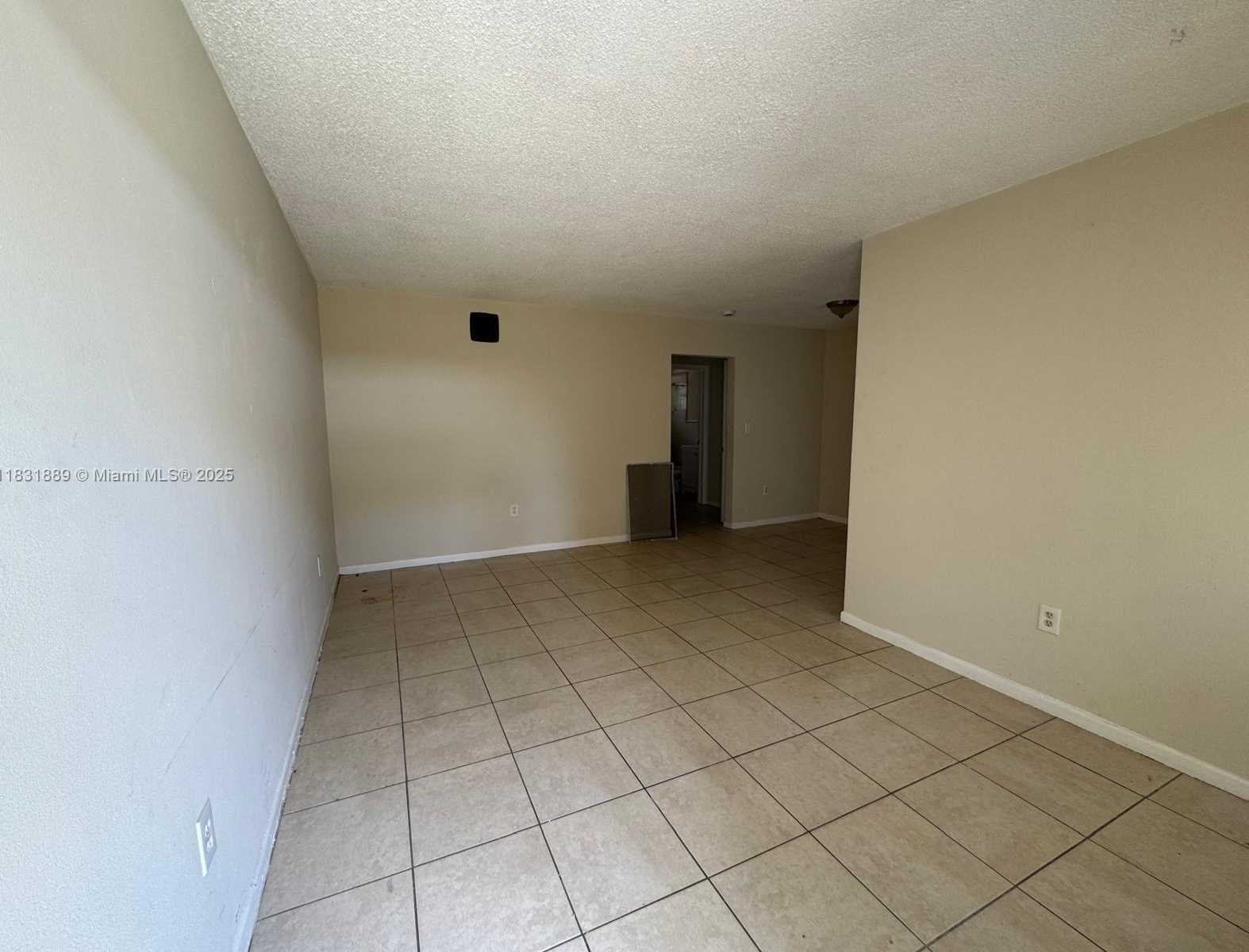 Small Image of 151 NORTH WEST 164TH ST, Miami Number 37