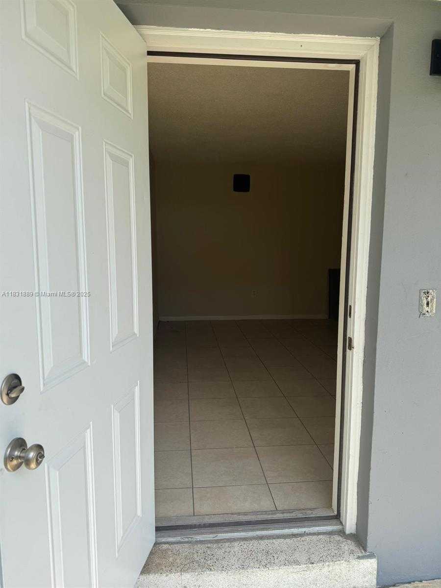 Small Image of 151 NORTH WEST 164TH ST, Miami Number 38