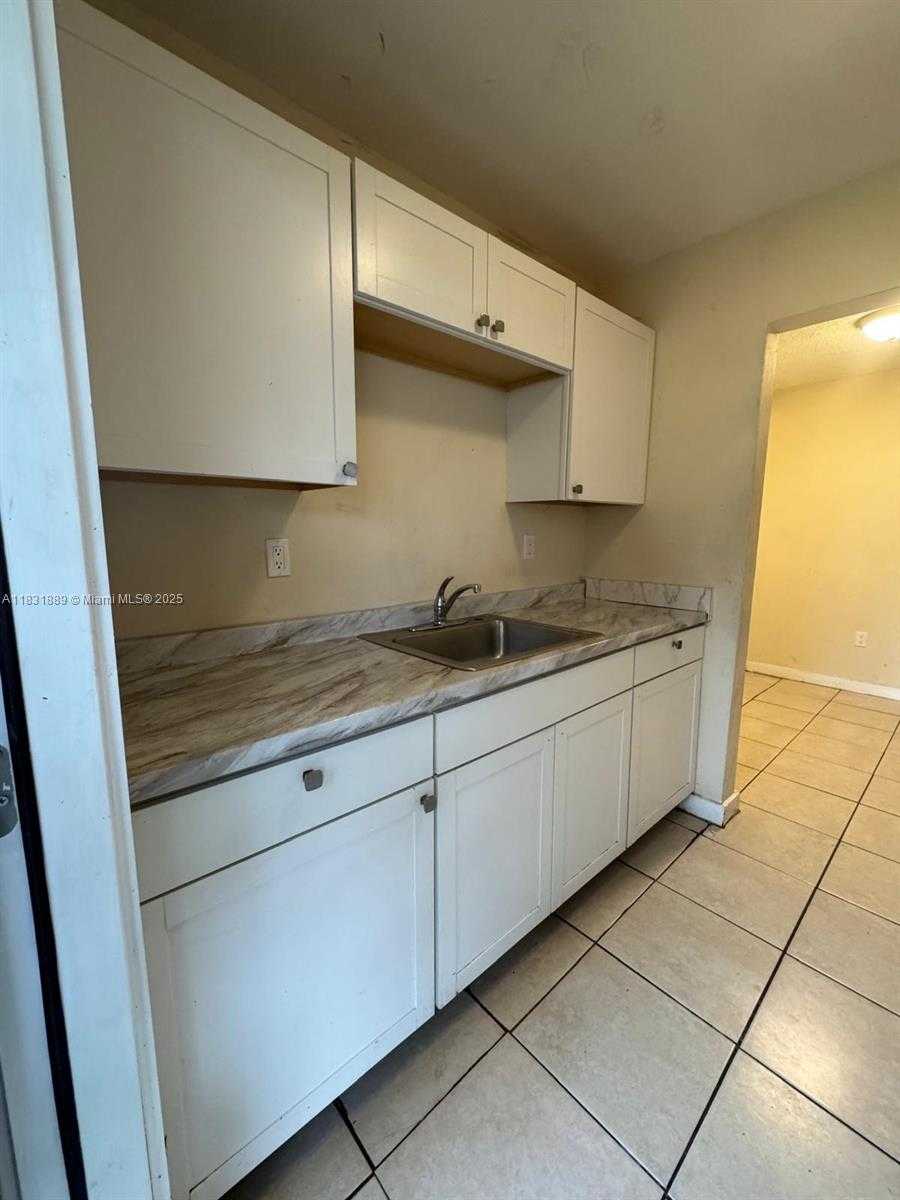 Small Image of 151 NORTH WEST 164TH ST, Miami Number 42