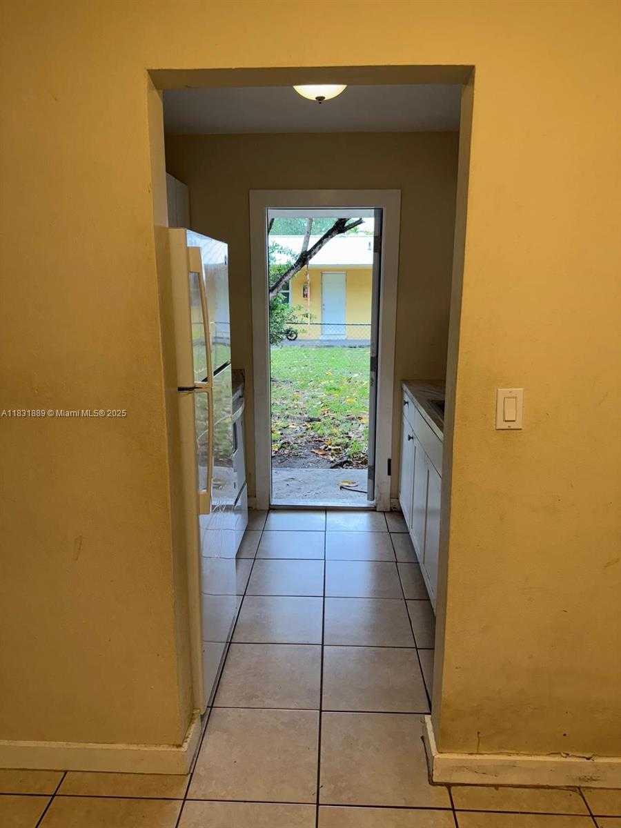 Small Image of 151 NORTH WEST 164TH ST, Miami Number 45