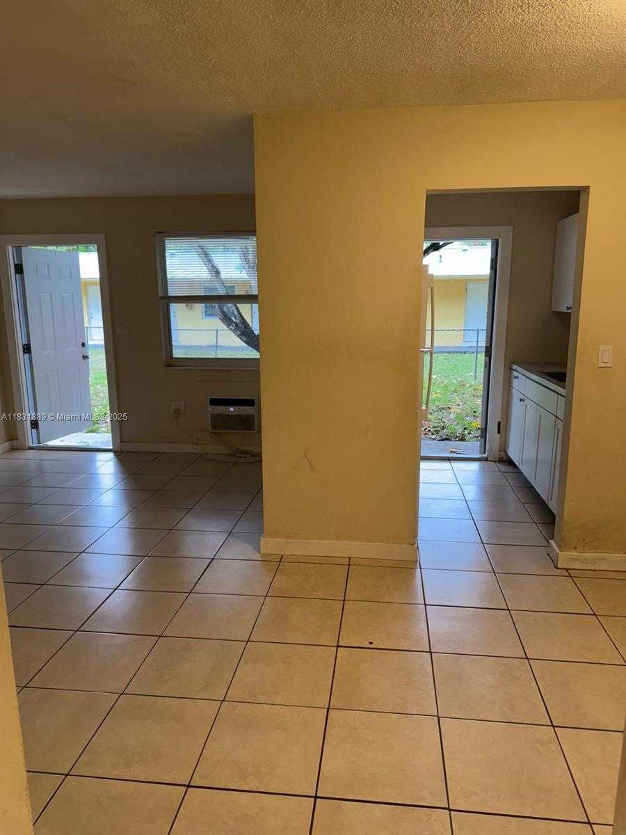 Small Image of 151 NORTH WEST 164TH ST, Miami Number 47
