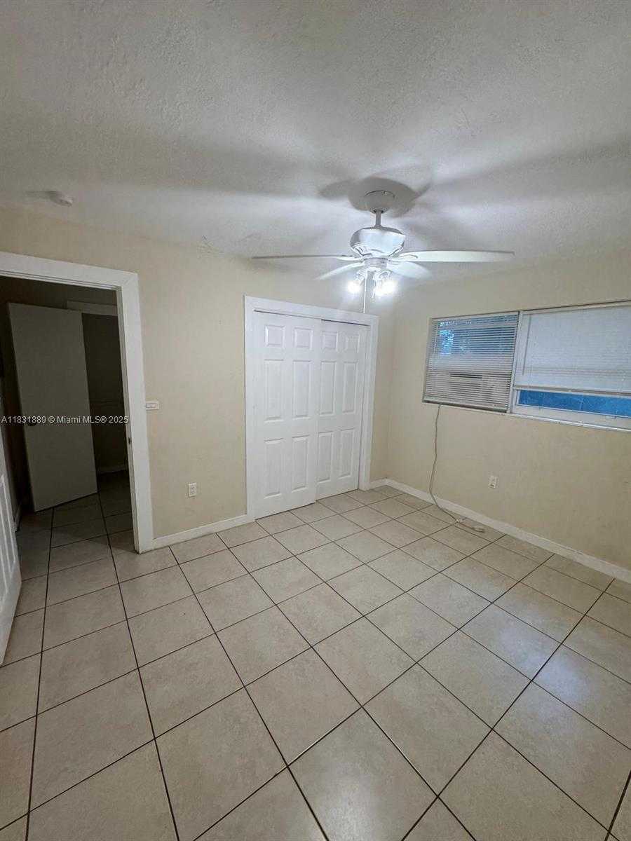 Small Image of 151 NORTH WEST 164TH ST, Miami Number 58